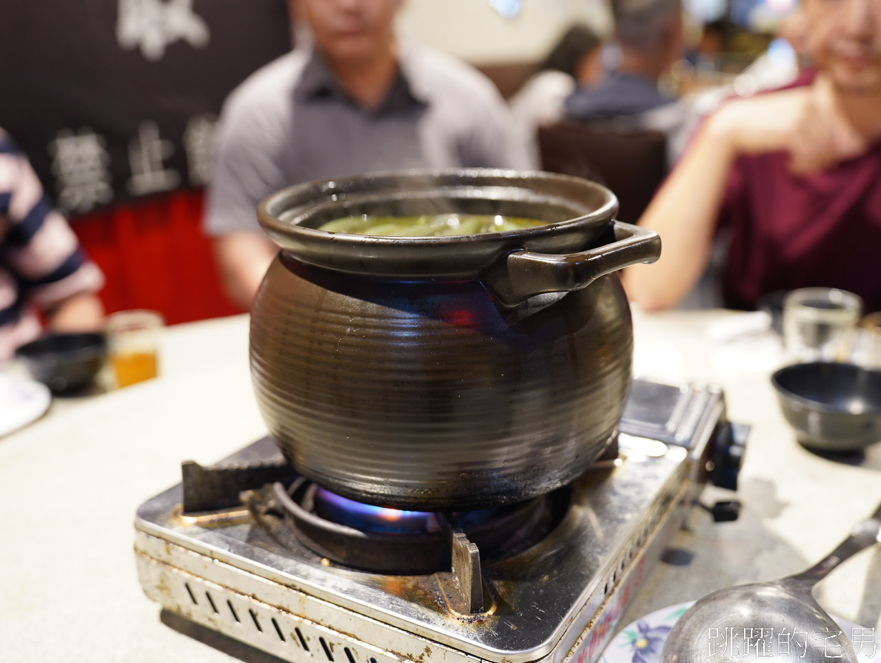 [花蓮美食]大後山深夜食堂-可以小酌一番的花蓮宵夜熱炒，居然有10種雞湯可以選擇