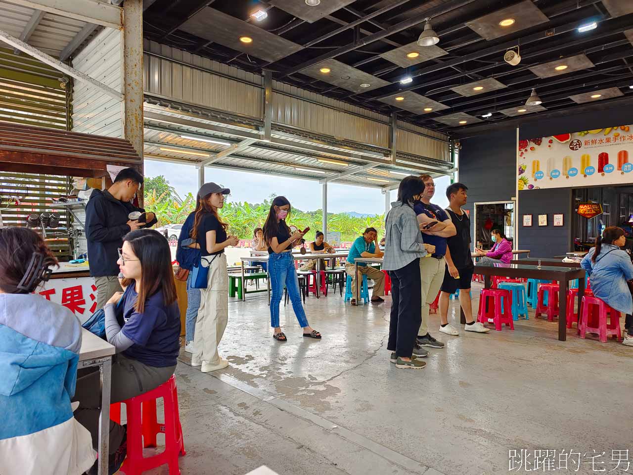 [花蓮美食]玉里橋頭臭豆腐花蓮店搬新家-從貨櫃星巴克搬到南濱公園、棒壘球場、兒童設施還能溜小孩 花蓮臭豆腐 花蓮小吃