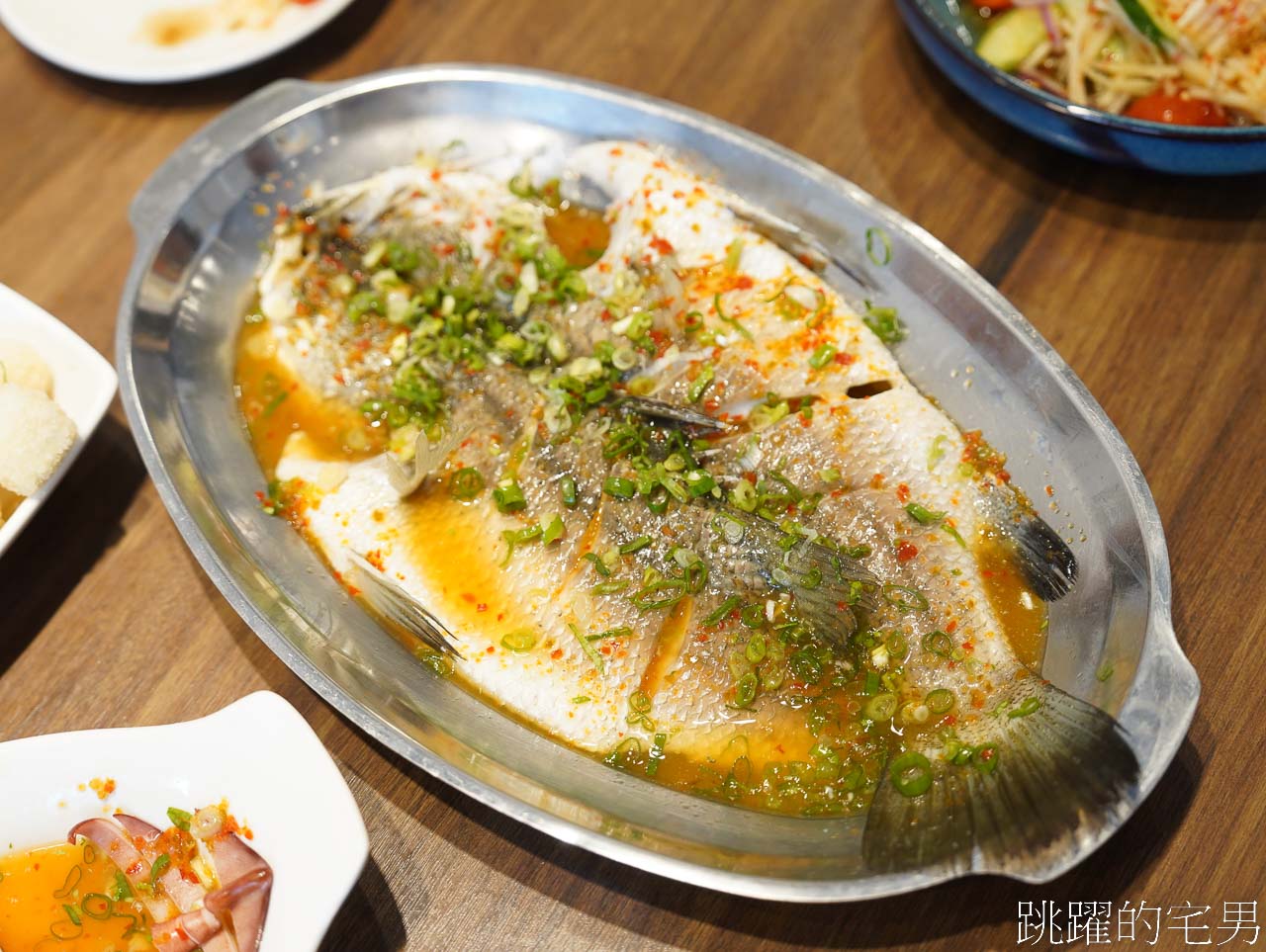 2024花蓮泰式料理「香茅廚房Lemongrass Kitchen」手工醬汁味道濃厚，黃咖哩完全是我的菜，軟殼蟹炸得極好! 還是花蓮寵物友善餐廳，花蓮美食