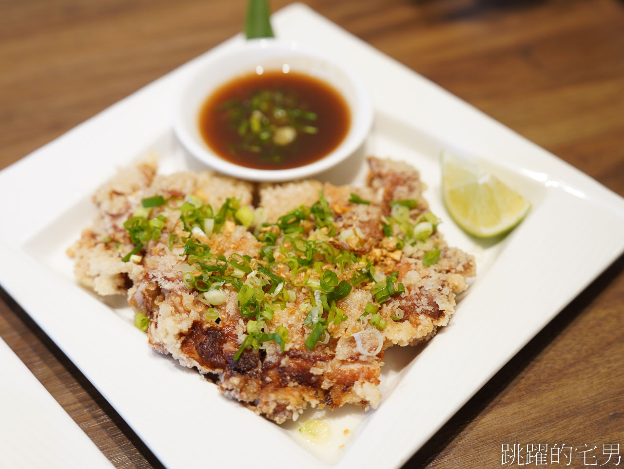 2024花蓮泰式料理「香茅廚房Lemongrass Kitchen」手工醬汁味道濃厚，黃咖哩完全是我的菜，軟殼蟹炸得極好! 還是花蓮寵物友善餐廳，花蓮美食