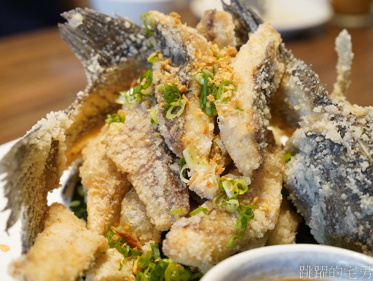 2024花蓮泰式料理「香茅廚房Lemongrass Kitchen」手工醬汁味道濃厚，黃咖哩完全是我的菜，軟殼蟹炸得極好! 還是花蓮寵物友善餐廳，花蓮美食