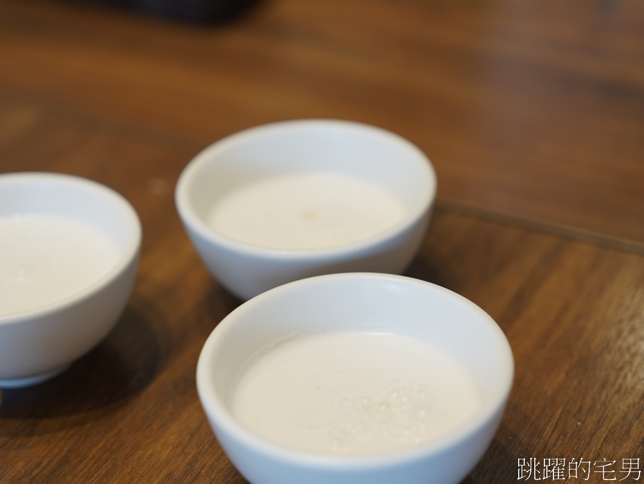 2024花蓮泰式料理「香茅廚房Lemongrass Kitchen」手工醬汁味道濃厚，黃咖哩完全是我的菜，軟殼蟹炸得極好! 還是花蓮寵物友善餐廳，花蓮美食