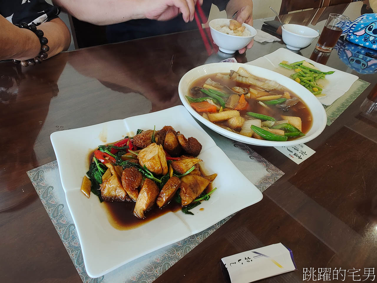 花蓮素食推薦「慧萊素食」熱炒滋味濃厚好吃，不吃素都會喜歡