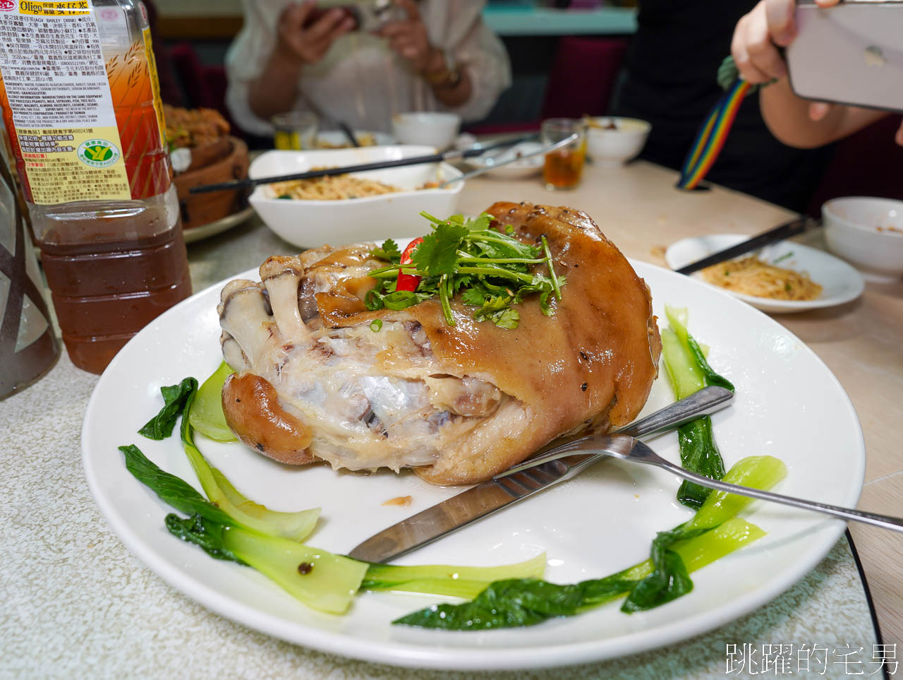 [捷運士林站美食]川舖子28號-台北川菜小館超好吃粉蒸排骨，完全打到我的味蕾，巧遇型男主廚-陳鴻