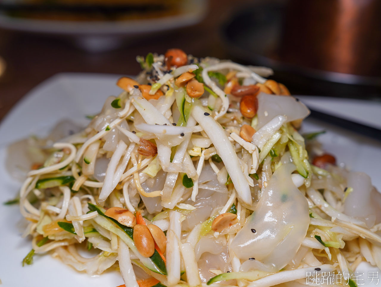 [萬華美食]金麥子酸白菜鍋-湯頭酸爽帶勁，還有東北鍋包肉，台北酸菜白肉鍋推薦，鄰近停車場