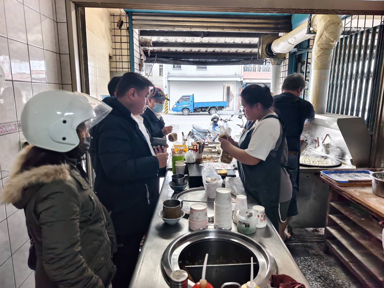 [吉安早餐]南華早點-40年花蓮早餐，招牌蔥油派超厲害，厚實餅皮酥脆外皮沒吃過太可惜!