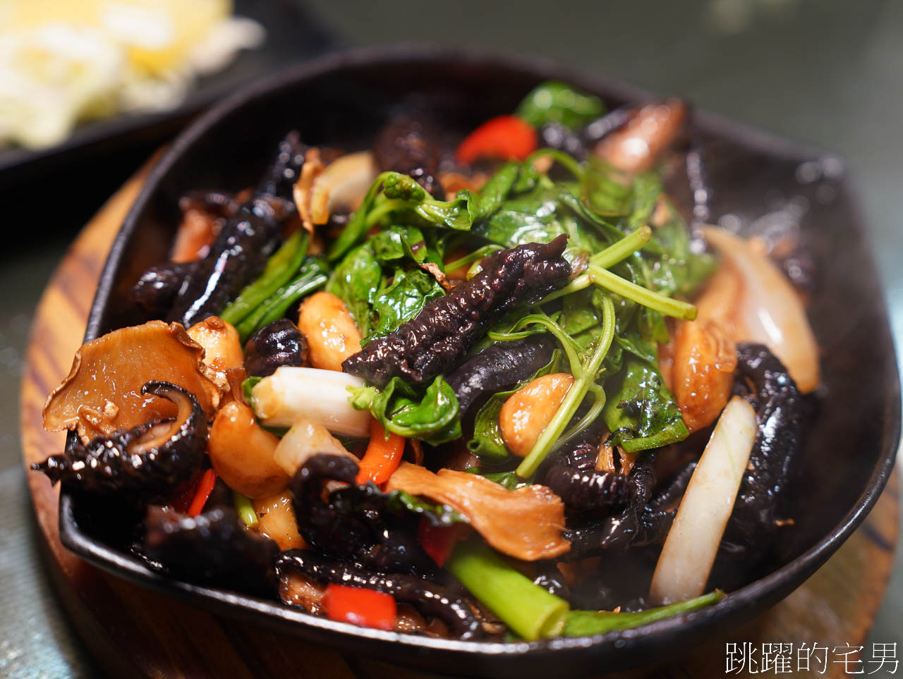 [花蓮宵夜]躼腳啤酒吧-鑊氣滿滿，好吃的花蓮熱炒， 居然有炸粉腸、炒蘿蔔糕?!