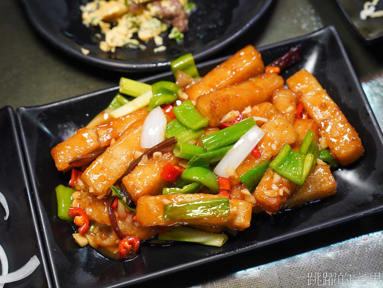 [花蓮宵夜]躼腳啤酒吧-鑊氣滿滿，好吃的花蓮熱炒， 居然有炸粉腸、炒蘿蔔糕?!