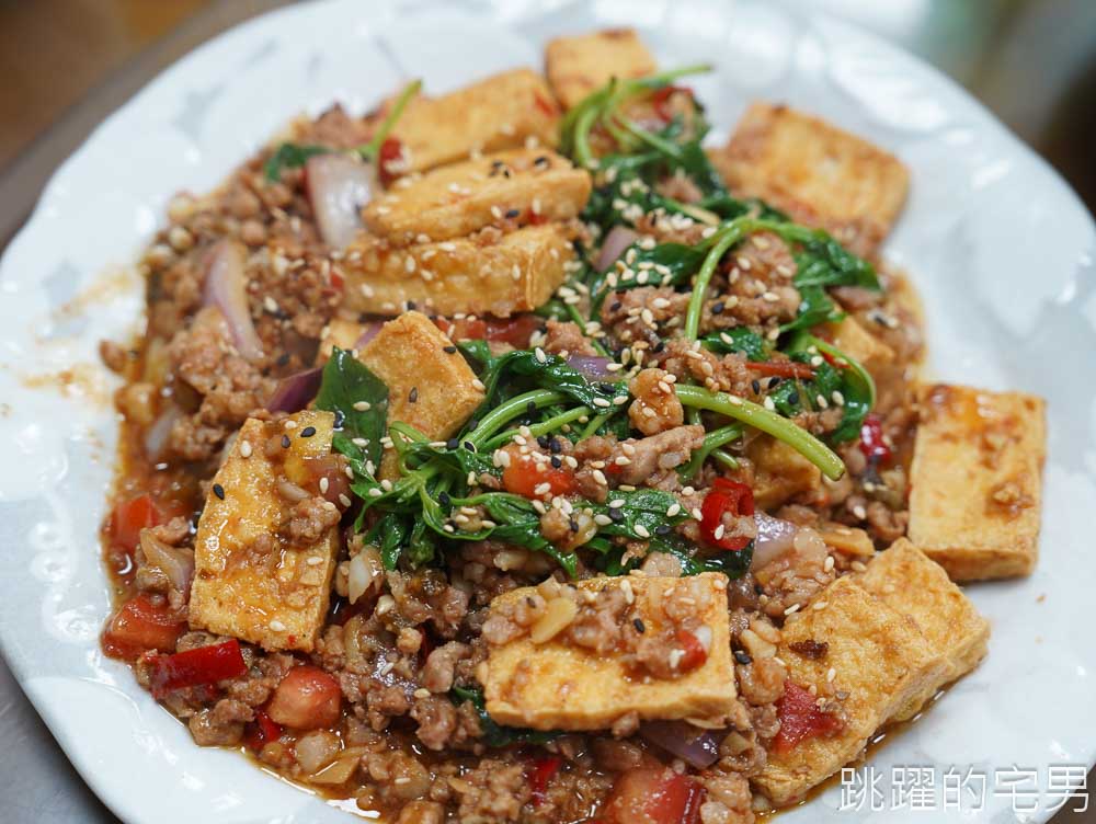 [吉安美食]阿姑的店-花蓮老店鹹香濃郁好吃家常菜，白飯讓你吃到飽，招牌芋頭捲、蔥爆松坂肉、道道都是下飯菜，花蓮美食