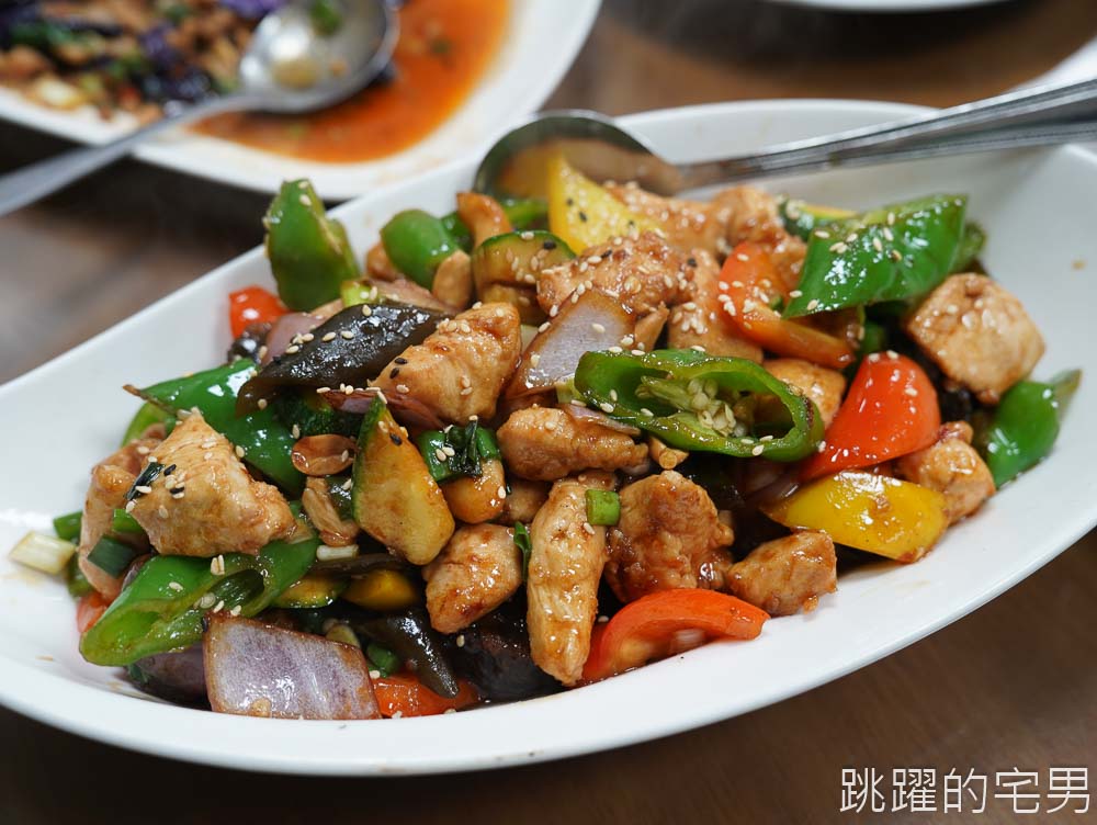 [吉安美食]阿姑的店-花蓮老店鹹香濃郁好吃家常菜，白飯讓你吃到飽，招牌芋頭捲、蔥爆松坂肉、道道都是下飯菜，花蓮美食