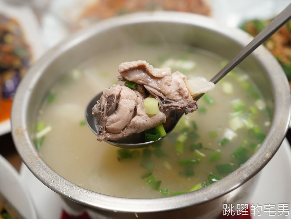[吉安美食]阿姑的店-花蓮老店鹹香濃郁好吃家常菜，白飯讓你吃到飽，招牌芋頭捲、蔥爆松坂肉、道道都是下飯菜，花蓮美食
