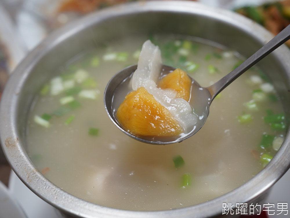 [吉安美食]阿姑的店-花蓮老店鹹香濃郁好吃家常菜，白飯讓你吃到飽，招牌芋頭捲、蔥爆松坂肉、道道都是下飯菜，花蓮美食