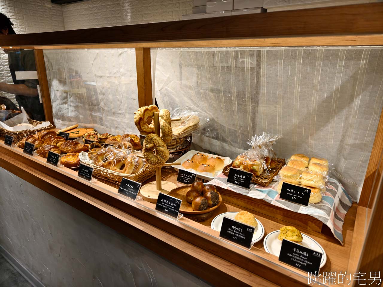 [台北早午餐推薦]Miss V Bakery cafe敦北店-結合、甜點、麵包店的早午餐，酸麵包、自製乳酪，自製奶酪、土耳其特色餐點都有!