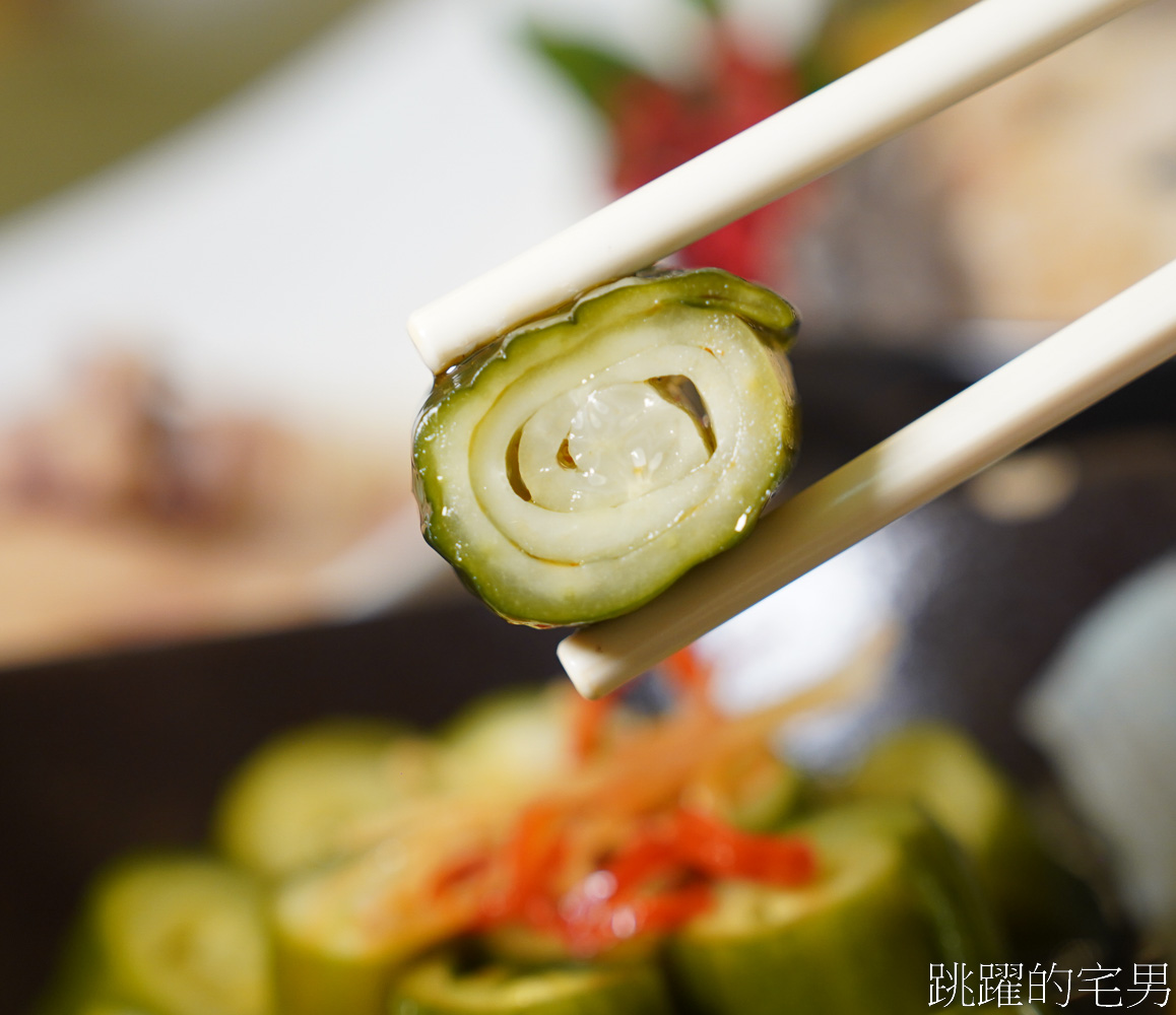 [花蓮美食]闔家歡南北餚餐館-在地人都知道的花蓮老店，芝麻豆沙鍋餅就是永遠的神，闔家歡南北餚餐館菜單