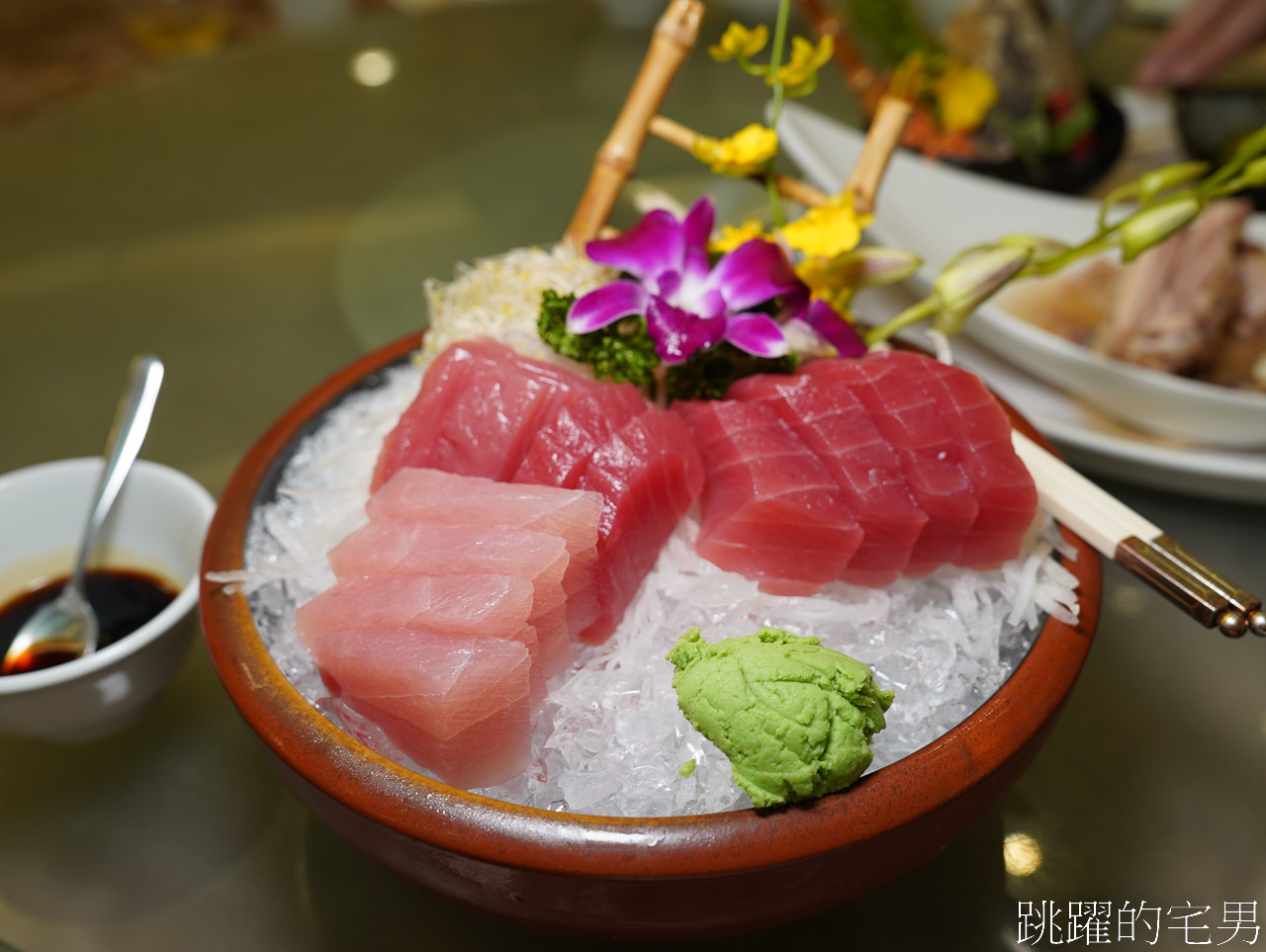 [花蓮美食]闔家歡南北餚餐館-在地人都知道的花蓮老店，芝麻豆沙鍋餅就是永遠的神，闔家歡南北餚餐館菜單