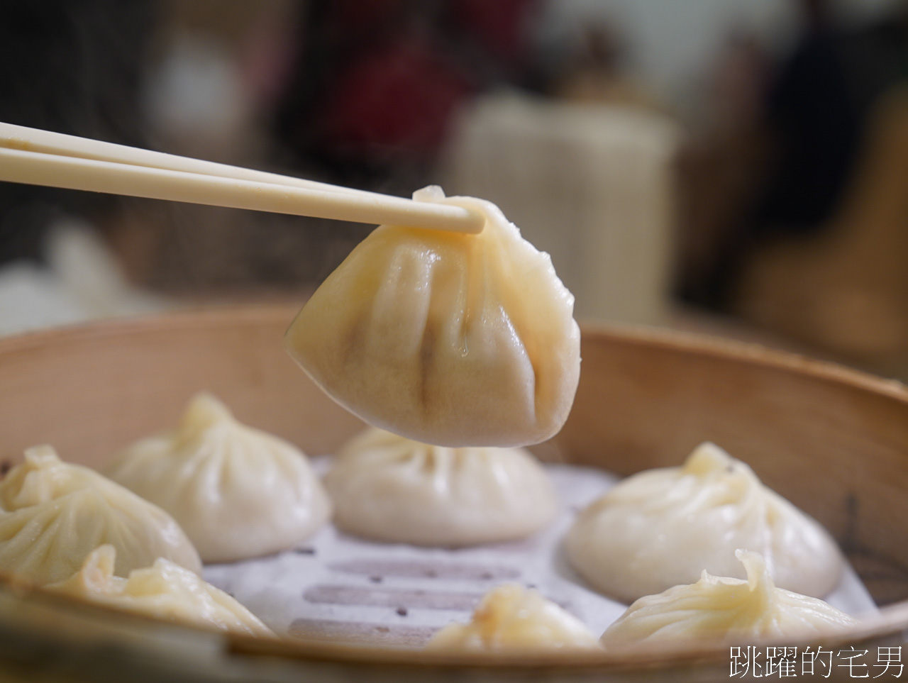 [花蓮美食]闔家歡南北餚餐館-在地人都知道的花蓮老店，芝麻豆沙鍋餅就是永遠的神，闔家歡南北餚餐館菜單