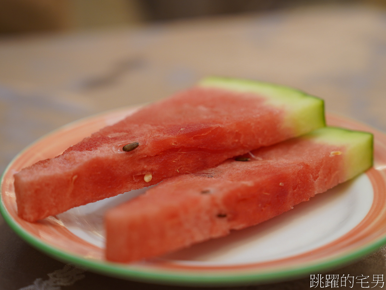 [花蓮美食]闔家歡南北餚餐館-在地人都知道的花蓮老店，芝麻豆沙鍋餅就是永遠的神，闔家歡南北餚餐館菜單