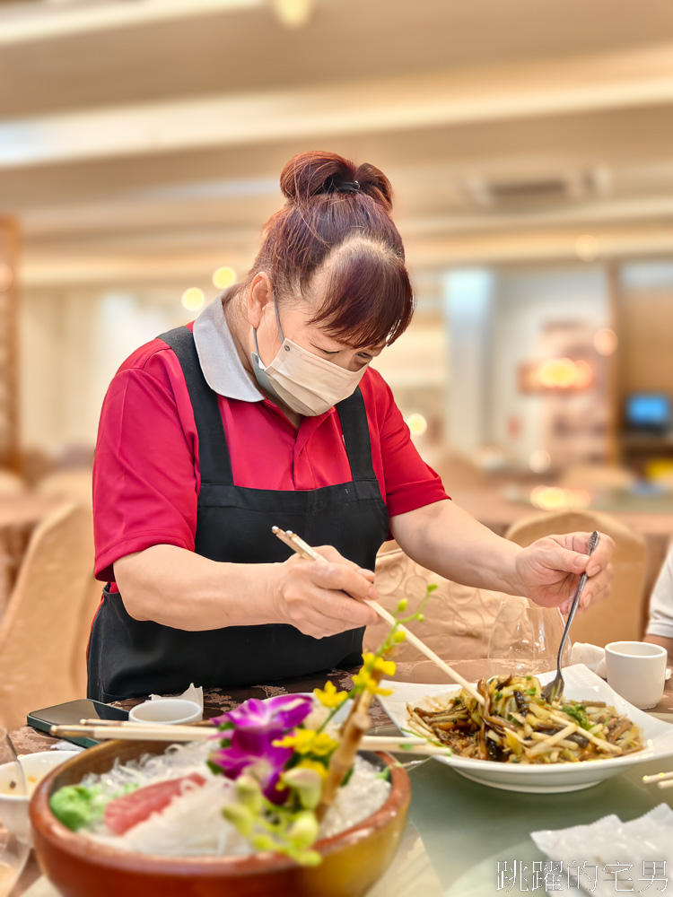 [花蓮美食]闔家歡南北餚餐館-在地人都知道的花蓮老店，芝麻豆沙鍋餅就是永遠的神，闔家歡南北餚餐館菜單