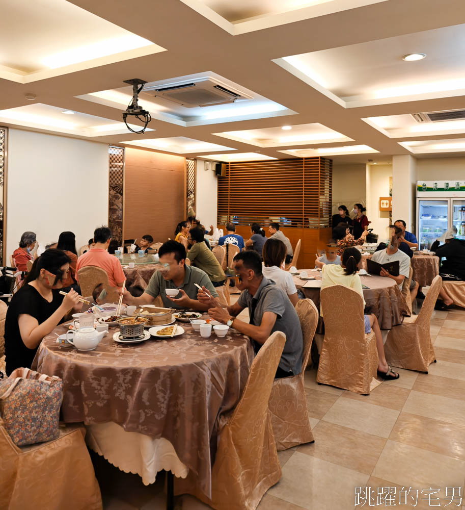 [花蓮美食]闔家歡南北餚餐館-在地人都知道的花蓮老店，芝麻豆沙鍋餅就是永遠的神，闔家歡南北餚餐館菜單