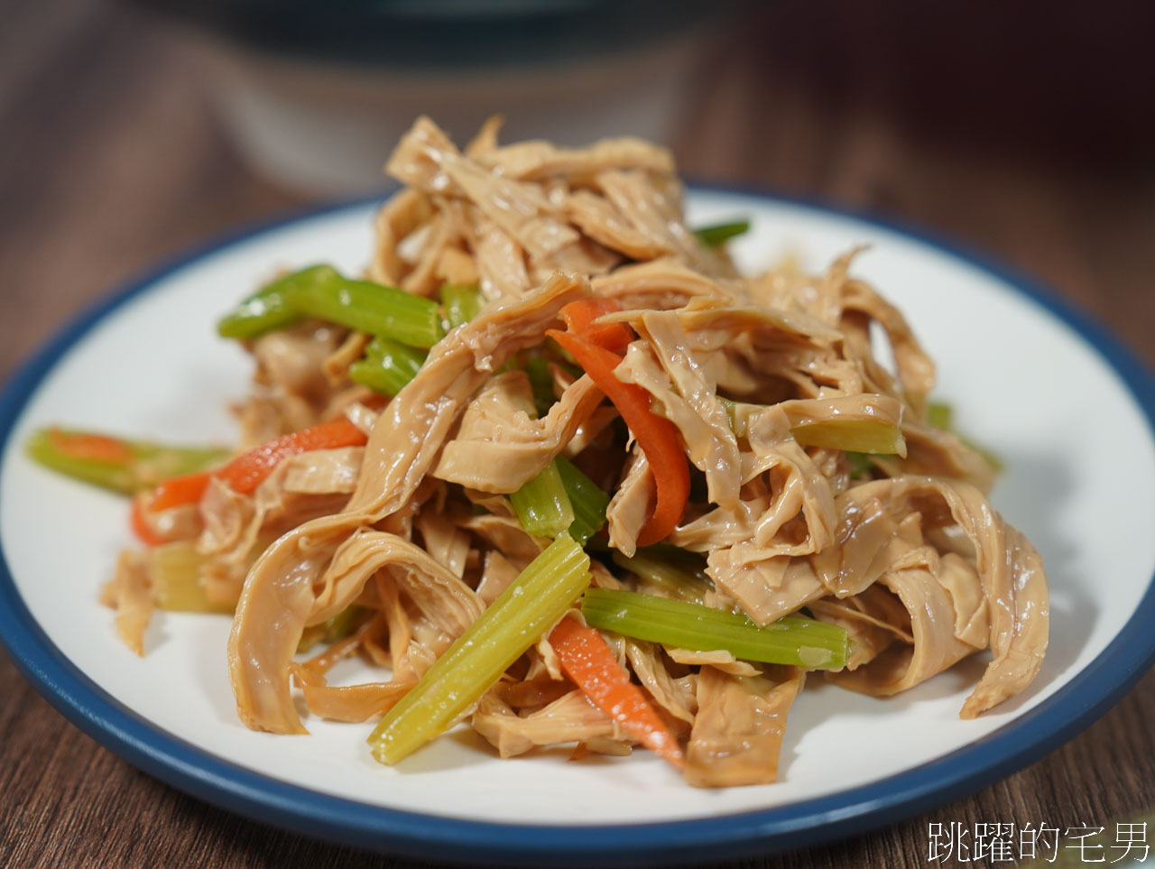 [花蓮美食]劉姥姥麵店-眷村油蔥拌麵令人驚艷，單純的味道竟能如此好吃、麻醬麵，眷村炒滷味