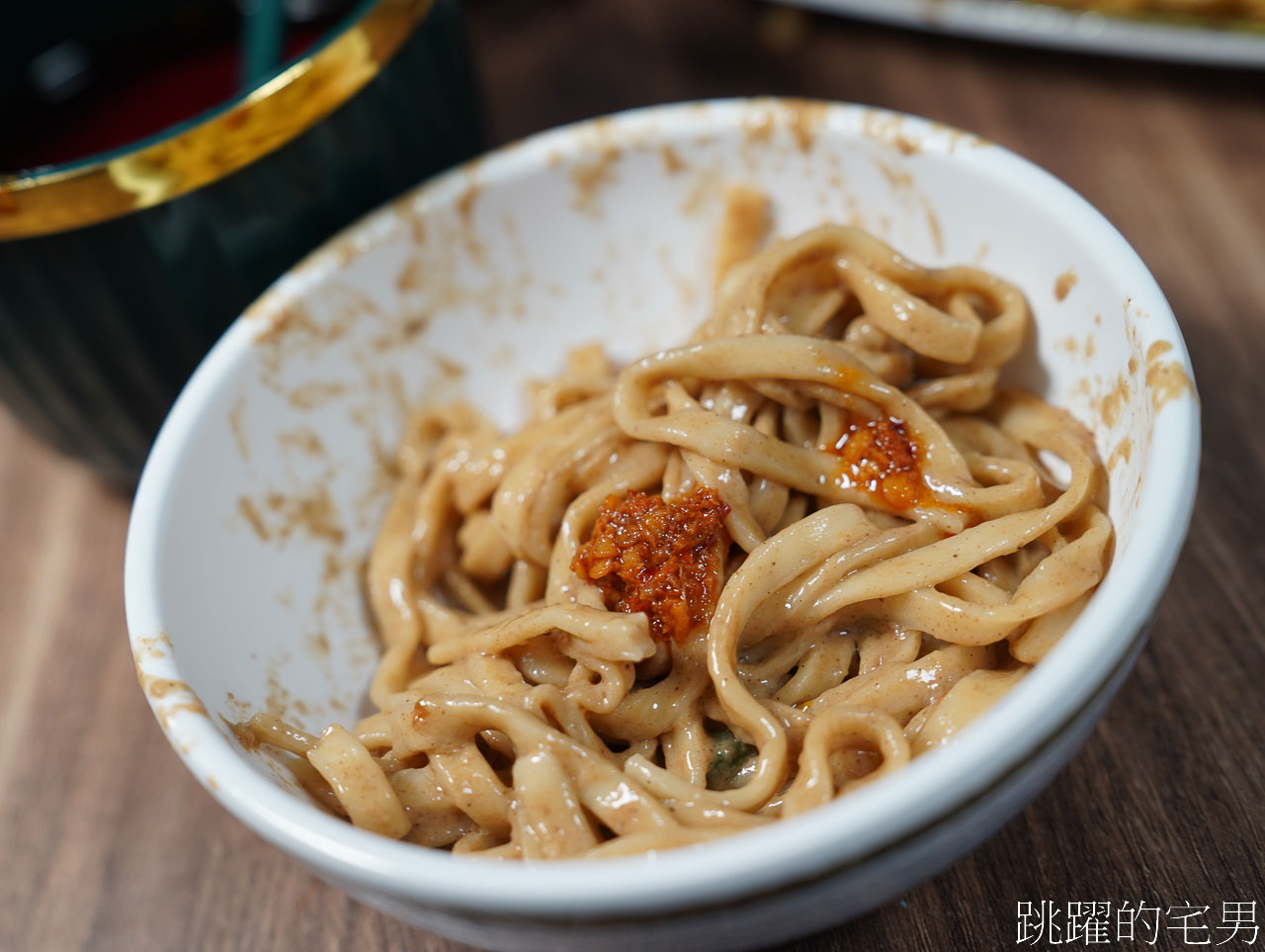 [花蓮美食]劉姥姥麵店-眷村油蔥拌麵令人驚艷，單純的味道竟能如此好吃、麻醬麵，眷村炒滷味