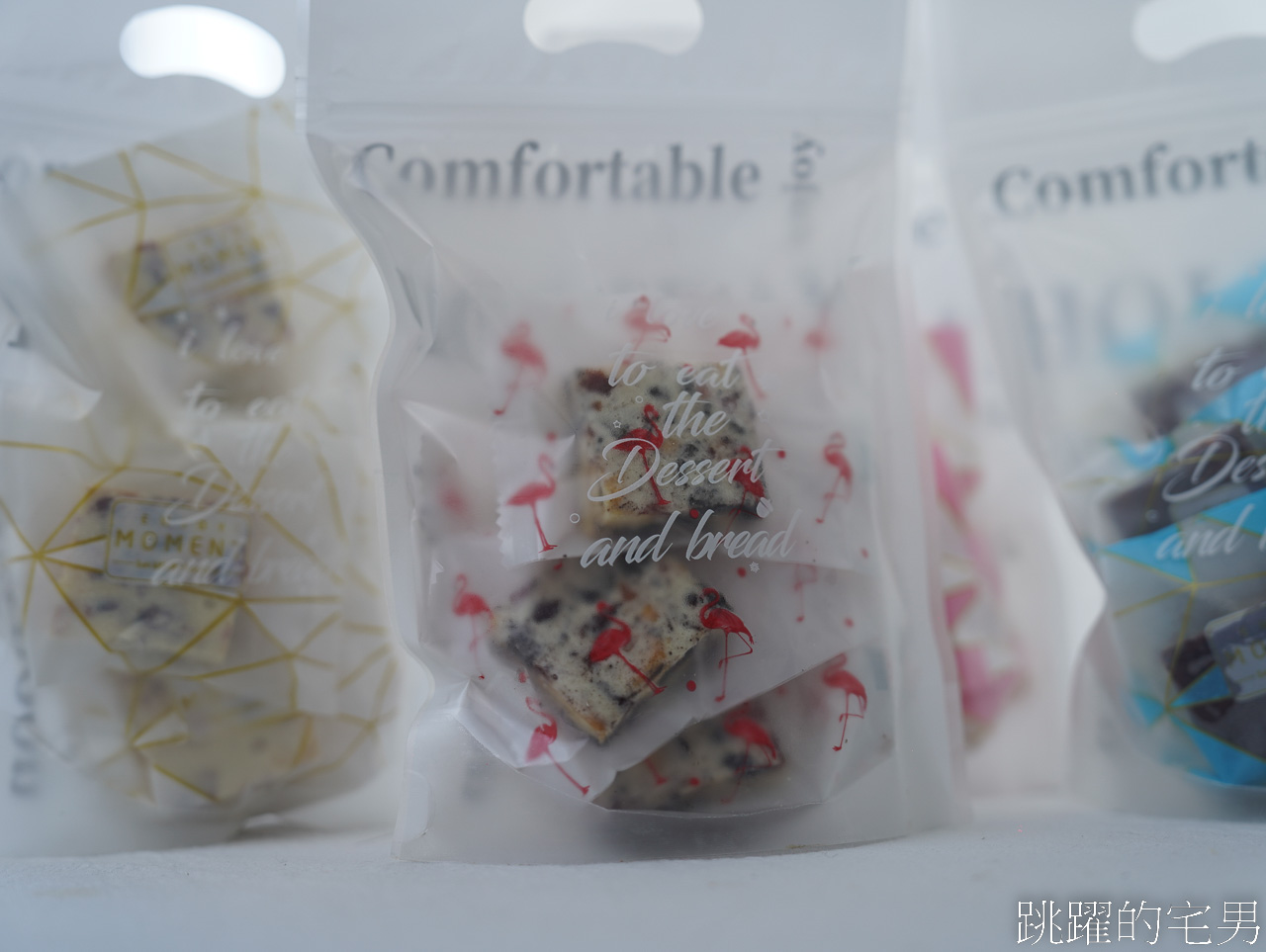 [花蓮美食]一芳蛋黃酥專賣店-花蓮土鳳梨酥推薦，大推蛋黃酥，居然還有芋頭蛋黃酥