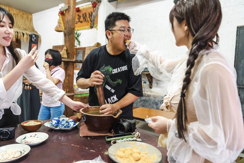 國立臺灣工藝研究發展中心「工藝行旅」席開108桌傳統工藝盛宴，看到台灣工藝NO.1 ，鹿港魯班公宴、五穀文化村、陳萬能、陶之飲