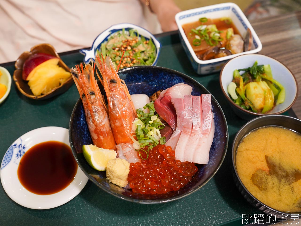 [花蓮美食]季之雲-花蓮日式料理推薦，整條星鰻海鮮丼飯有夠爽，日本厚切豬排超嫩，炸牡蠣絕對必點