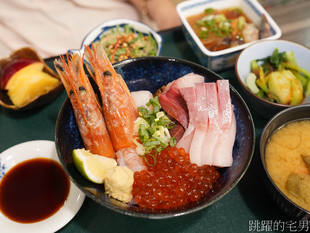 [花蓮美食]季之雲-花蓮日式料理推薦，整條星鰻海鮮丼飯有夠爽，日本厚切豬排超嫩，炸牡蠣絕對必點