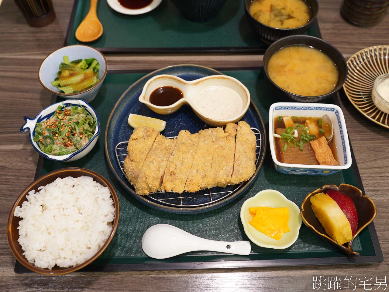 [花蓮美食]季之雲-花蓮日式料理推薦，整條星鰻海鮮丼飯有夠爽，日本厚切豬排超嫩，炸牡蠣絕對必點