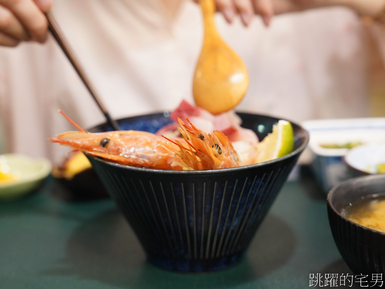 [花蓮美食]季之雲-花蓮日式料理推薦，整條星鰻海鮮丼飯有夠爽，日本厚切豬排超嫩，炸牡蠣絕對必點