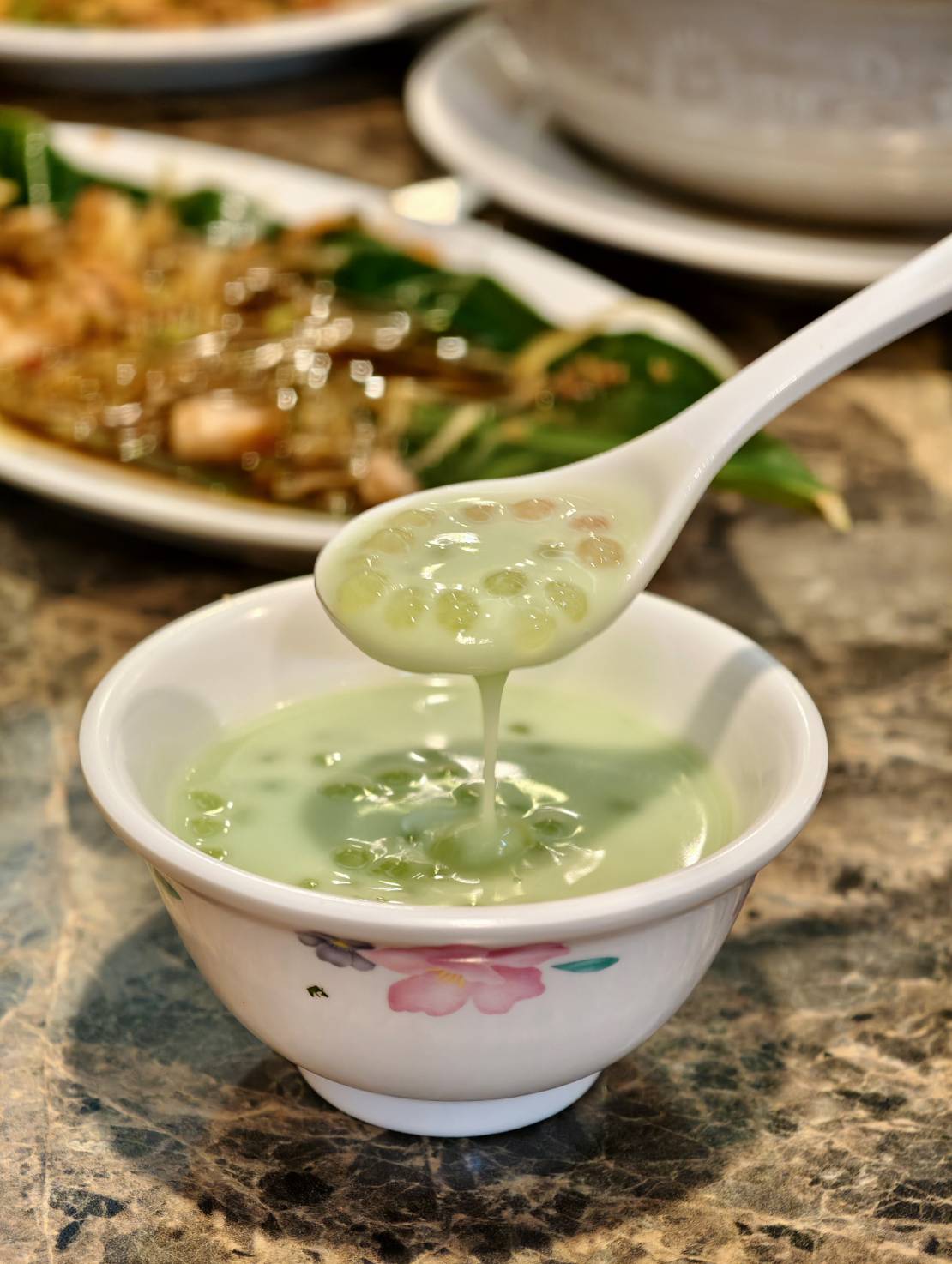 [花蓮美食]泰泰廚房-泰國人開的泰式餐廳  打拋豬是用嘎拋葉炒的 沒有九層塔沒有番茄  香料自己種  滿滿泰國滋味 泰泰廚房菜單 花蓮泰式料理
