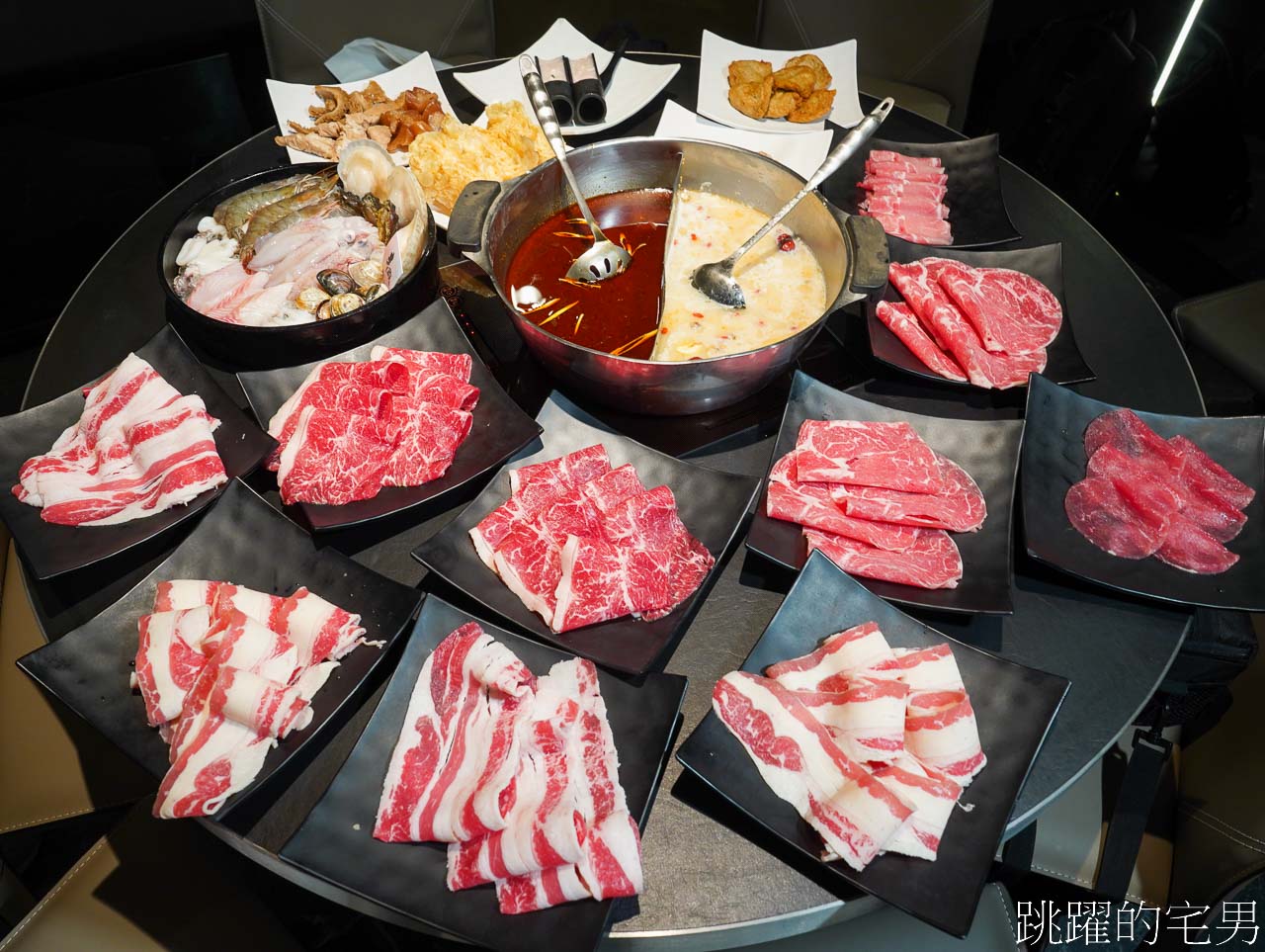 [台北麻辣火鍋吃到飽]辛殿麻辣鍋信義店-2024辛殿麻辣鍋插旗信義A19，高質感藝術空間、居然有歐洲米其林主廚指定冰淇淋吃到飽，SOMA芒果青茶，信義區火鍋