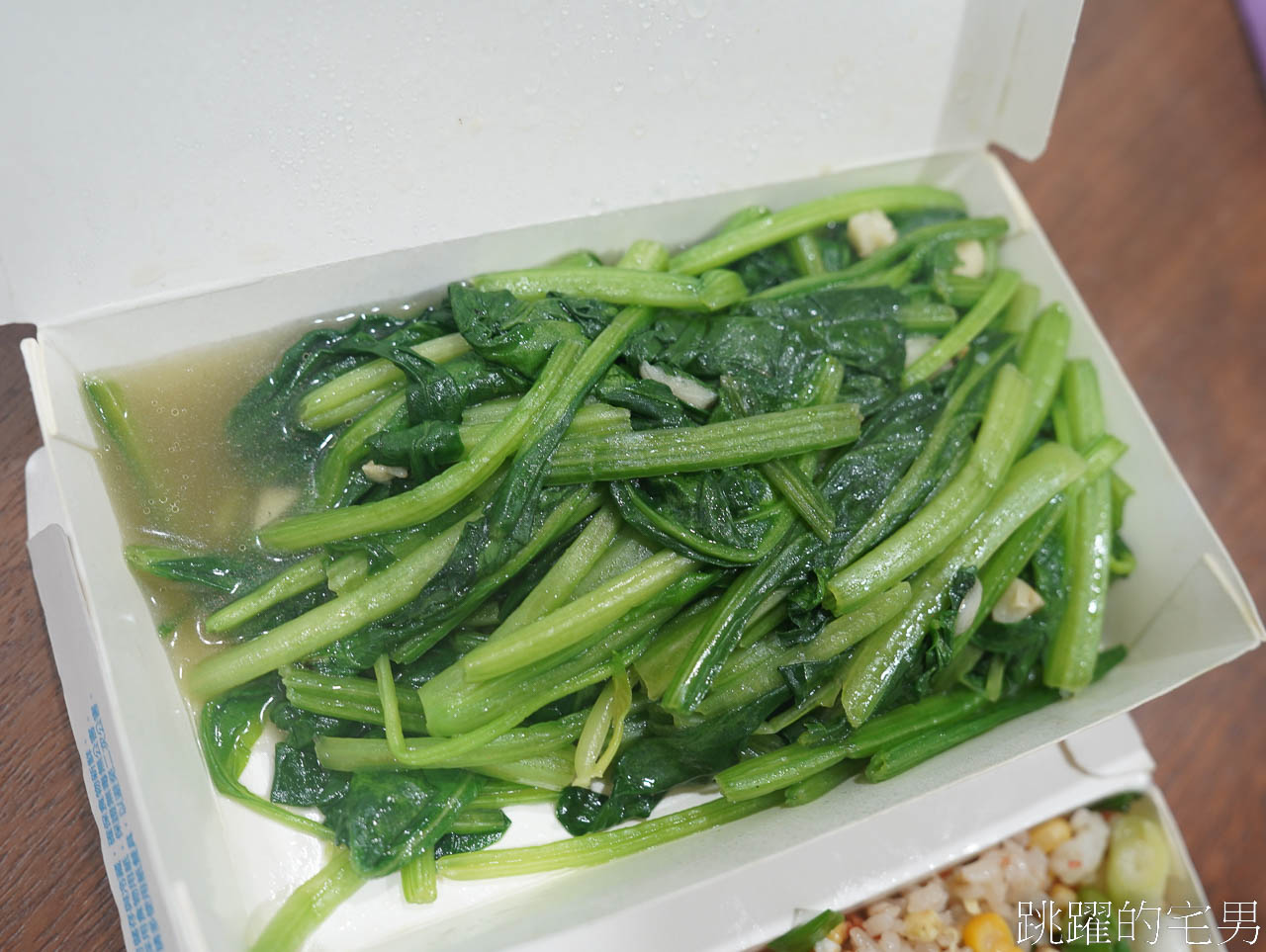 [花蓮美食]吳記麵店-這家花蓮炒麵完全我的菜，櫻花蝦炒飯大推! 建議電話預訂
