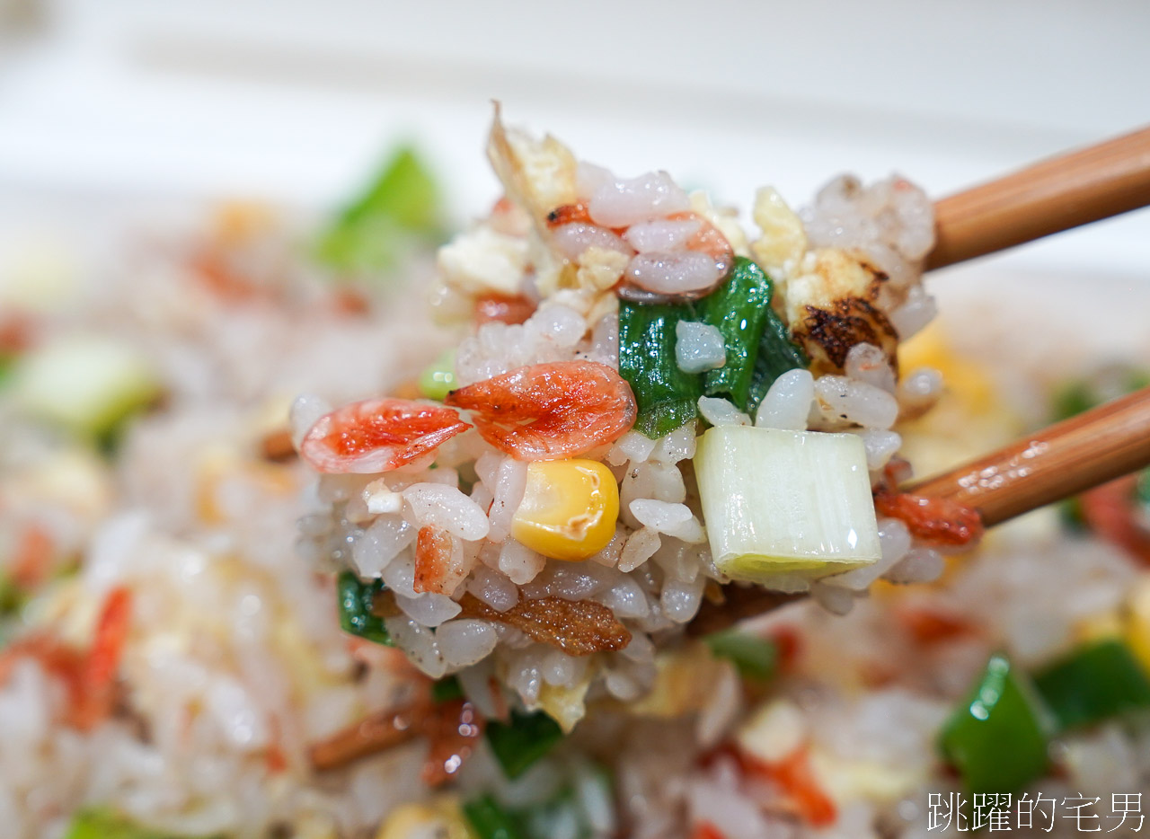 [花蓮美食]吳記麵店-這家花蓮炒麵完全我的菜，櫻花蝦炒飯大推! 建議電話預訂