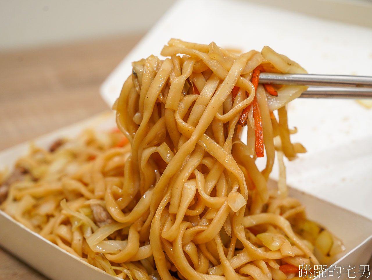 [花蓮美食]吳記麵店-這家花蓮炒麵完全我的菜，櫻花蝦炒飯大推! 建議電話預訂