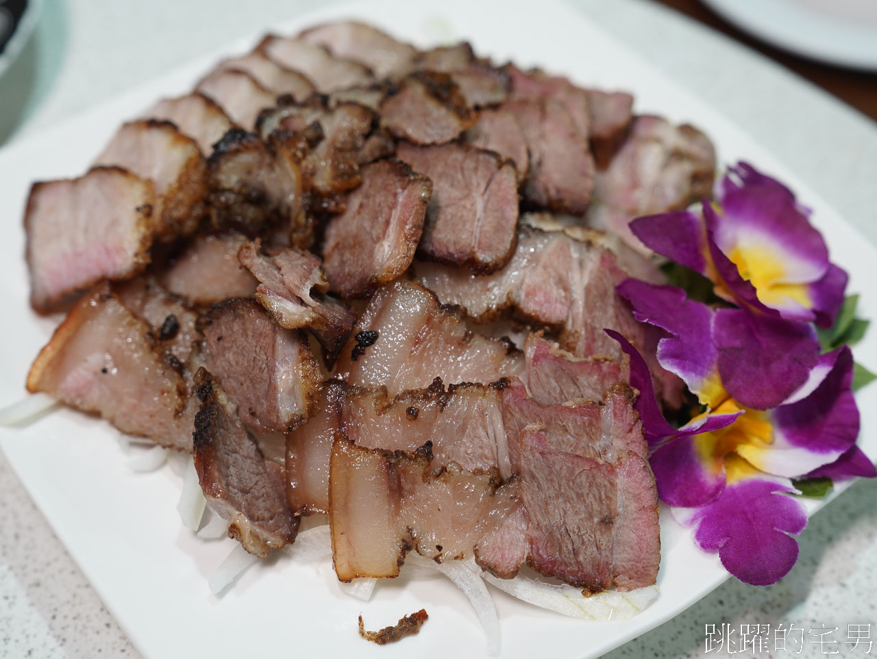 [花蓮吉安美食]阿美煮- 桶仔雞鹹香又多汁，現烤活魚毫無土味又水嫩，入口還有特別香氣，絕對是花蓮烤魚推薦! 花蓮桶仔雞推薦