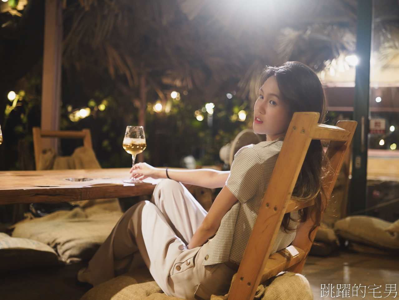[花蓮市海景咖啡廳]戶不閉chill chill-花蓮市區也有看海咖啡廳，開到晚上12點，氣氛超好簡直就在國外，還在東大門夜市附近，花蓮海景咖啡廳推薦
