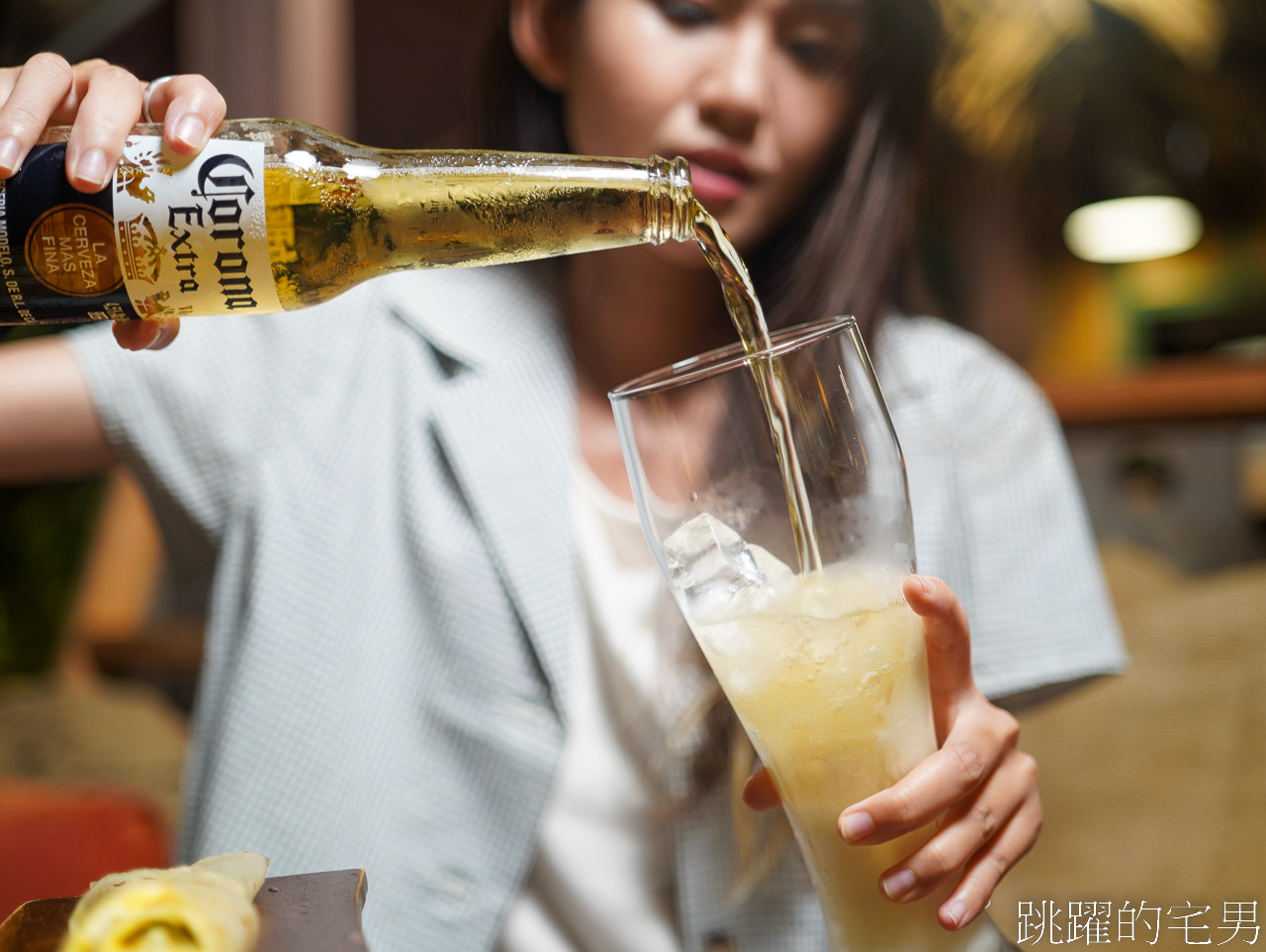 [花蓮市海景咖啡廳]戶不閉chill chill-花蓮市區也有看海咖啡廳，開到晚上12點，氣氛超好簡直就在國外，還在東大門夜市附近，花蓮海景咖啡廳推薦
