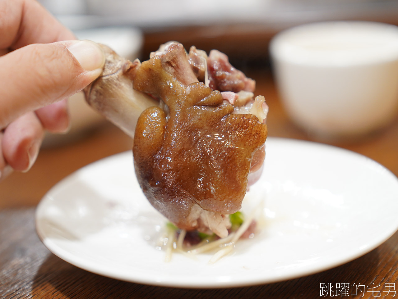 [忠孝復興美食]晶櫻燴erito江浙海鮮料理-東區餐廳提供包廂，帝王蟹米粉讓人一碗接一碗，超濃郁蔥㸆排骨、肴豬腳必須吃，台北中餐廳