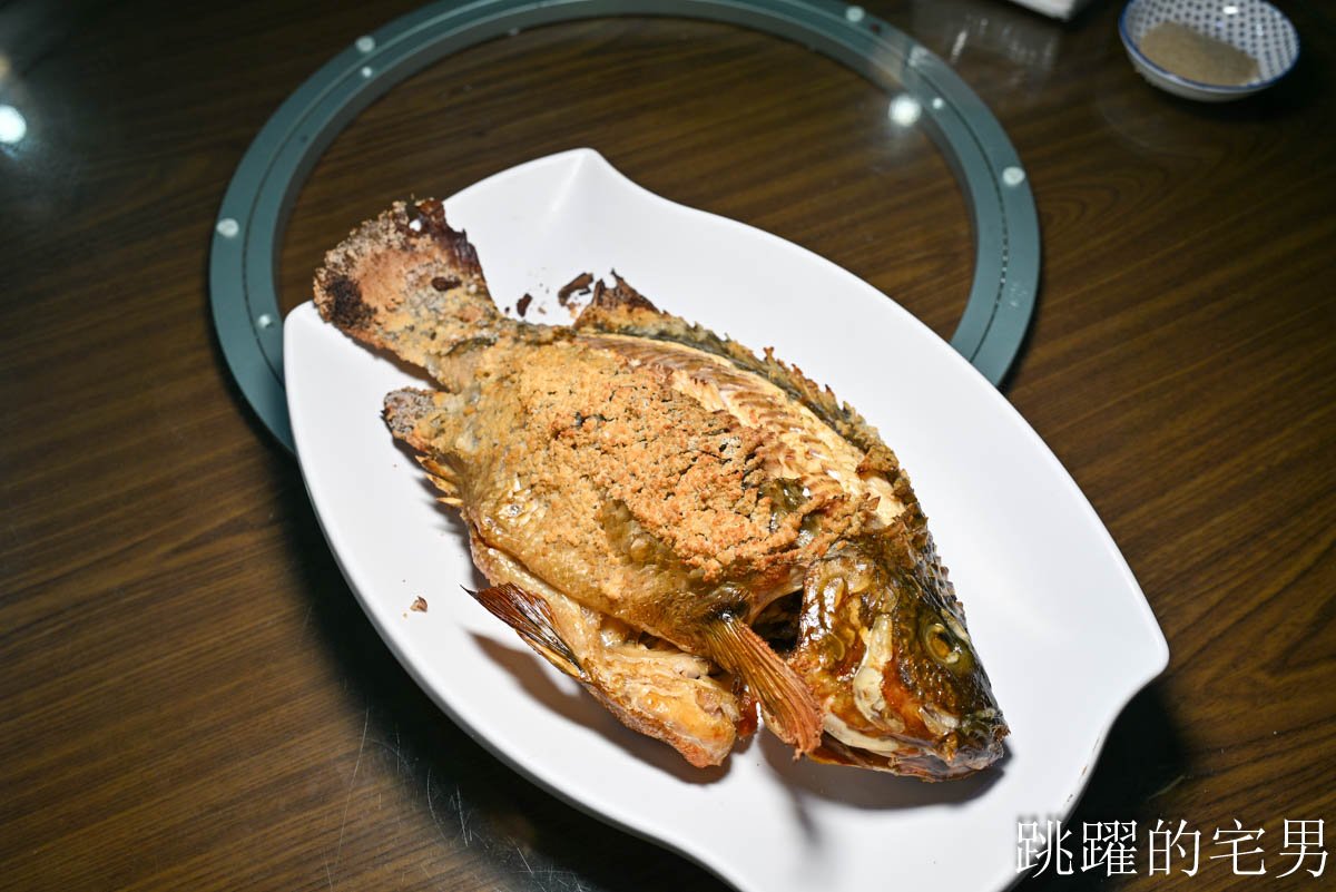 [花蓮吉安美食]阿美煮- 桶仔雞鹹香又多汁，現烤活魚毫無土味又水嫩，入口還有特別香氣，絕對是花蓮烤魚推薦! 花蓮桶仔雞推薦