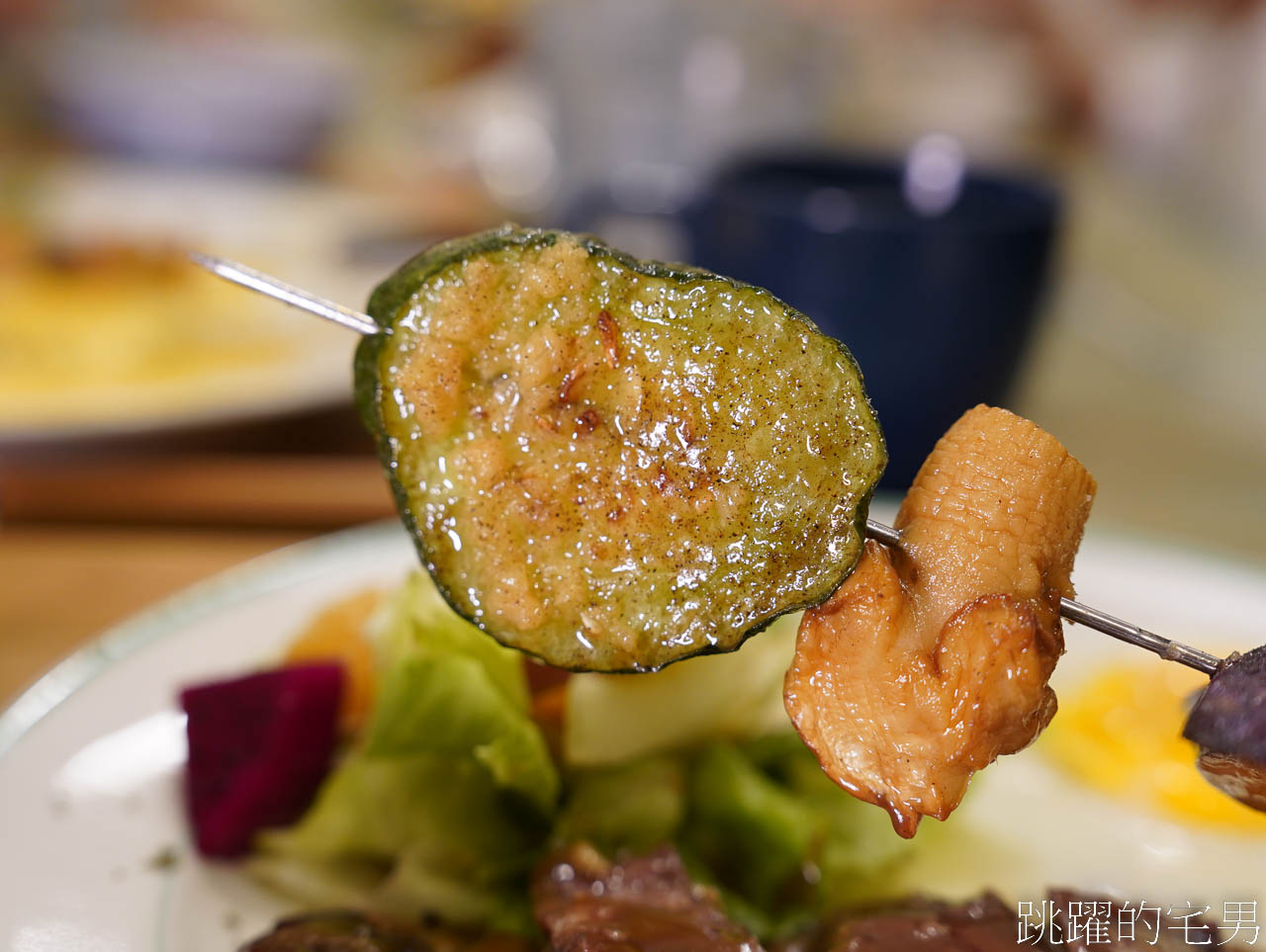 [花蓮美食]吃肉時候-大推這間花蓮牛排、飲料暢飲，好吃份量夠，還有簡餐、義大利麵