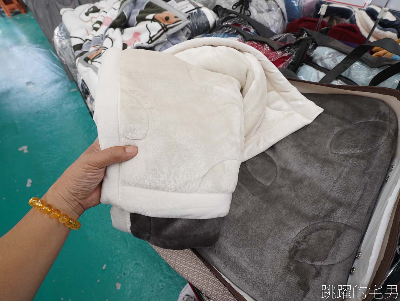 冬季只有這一檔!!  JOJO寢具特賣會花蓮場開跑! 床包枕套組250元起，石墨烯枕頭299元買一送一，床包兩用被四件組只要1000元!