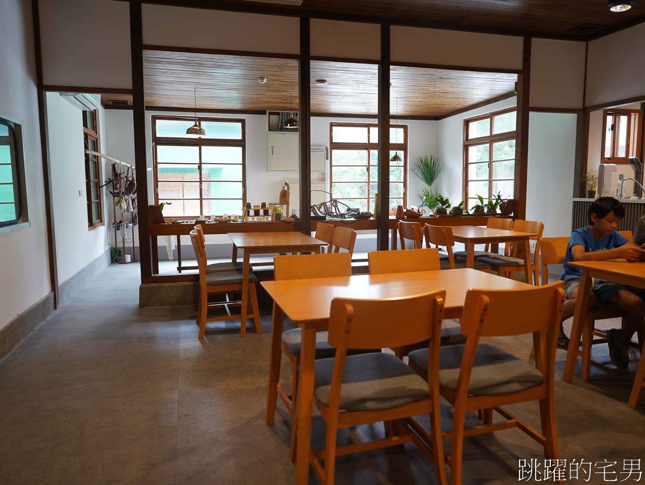 [花蓮景點]花蓮港放送局1944 -松園別館旁1944年就存在的花蓮老電台，重新開放聆聽花蓮聲景，還有咖啡廳跟書店