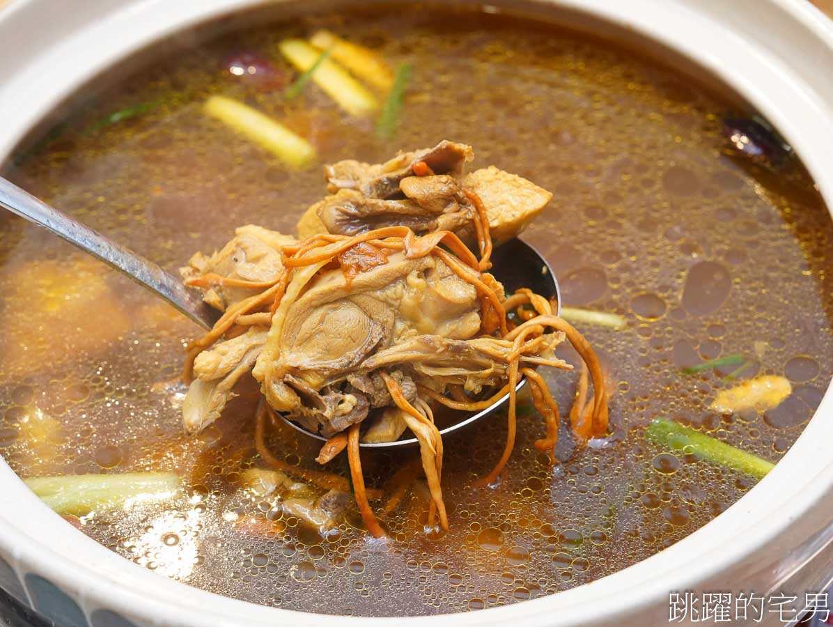 [花蓮年菜]壽豐小吃慶豐店-紅色系年菜喜氣登場，2025花蓮除夕、初二年菜外帶，10人份新鮮活龍蝦就是爽