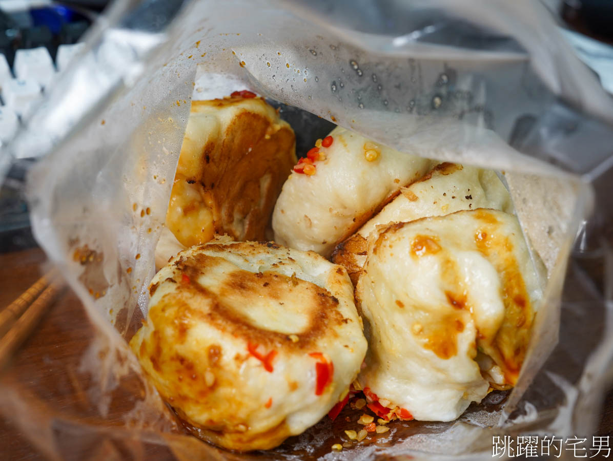 [花蓮水煎包]許記水煎包-山蘇做成的水煎包有吃過嗎?  大推鮮肉水煎包，還有蒲瓜口味也好吃，花蓮小吃開到晚上9點