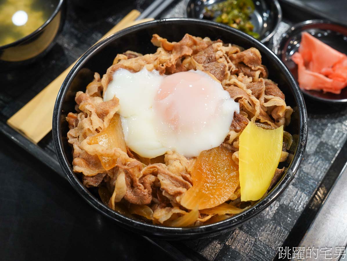 [花蓮美食]再訪滷大夫新城爌肉飯-在地人都願意排隊的好吃牛丼，絕妙煙燻辣椒，豬腳必吃!  花蓮下午有營業餐廳，花蓮控肉飯