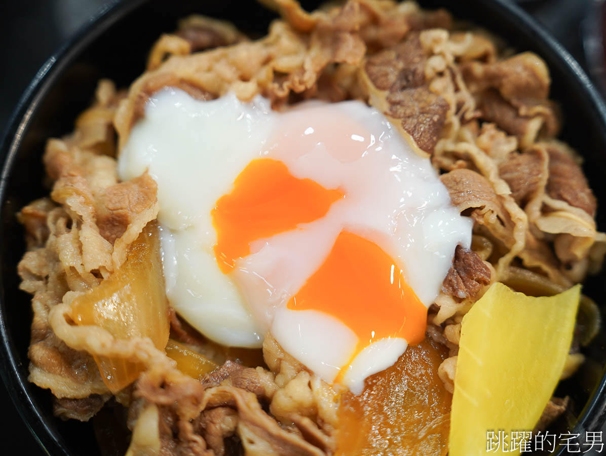 [花蓮美食]再訪滷大夫新城爌肉飯-在地人都願意排隊的好吃牛丼，絕妙煙燻辣椒，豬腳必吃!  花蓮下午有營業餐廳，花蓮控肉飯