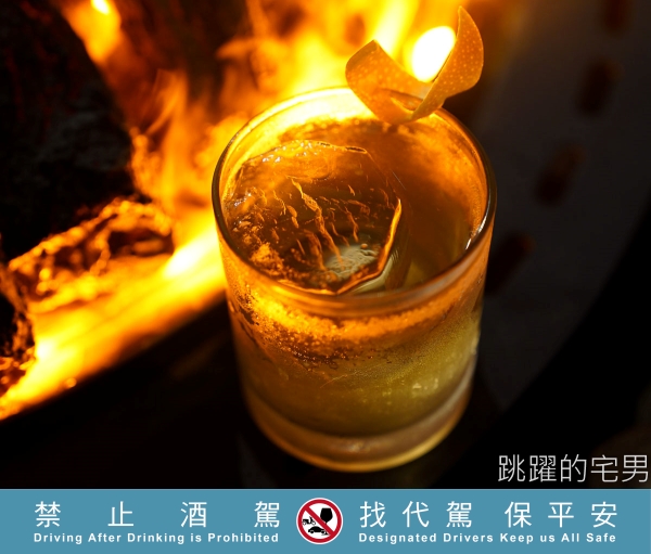 世界調酒雙項冠軍推出金門高粱調酒，翻轉刻板印象，展現完全不同風味、全台60間酒吧都能喝到，台北酒吧放感情螢火部落、基隆酒吧炎森飲食