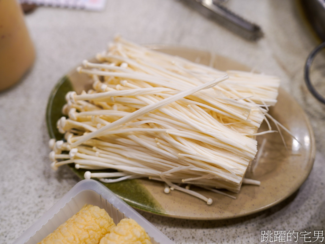 [花蓮美食]霸味薑母鴨花蓮旗艦店-花蓮薑母鴨推薦，好喝湯頭一口就知道，鴨肉丸子有夠多，回家煮更好吃